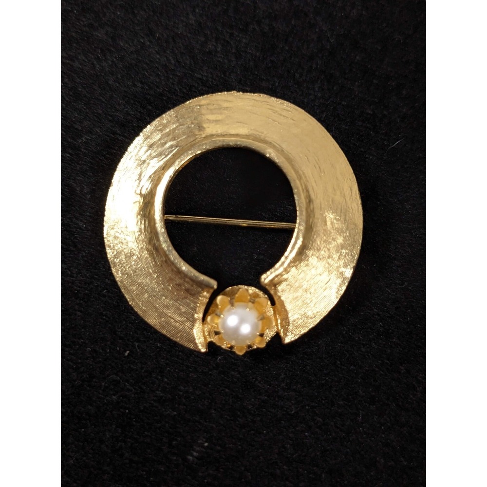 Vintage Gold Tone Faux Pearl Circle Brooch Modernist Geometric Pin